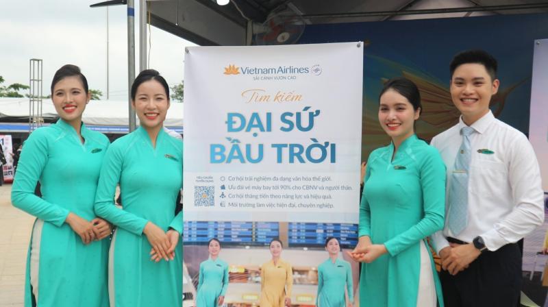 Nhiều việc làm đang cần tuyển gấp, mức lương khởi điểm từ 10-18 triệu đồng/tháng - Ảnh 1. Nhiều việc làm đang cần tuyển gấp, mức lương khởi điểm từ 10-18 triệu đồng/tháng - Ảnh 1.