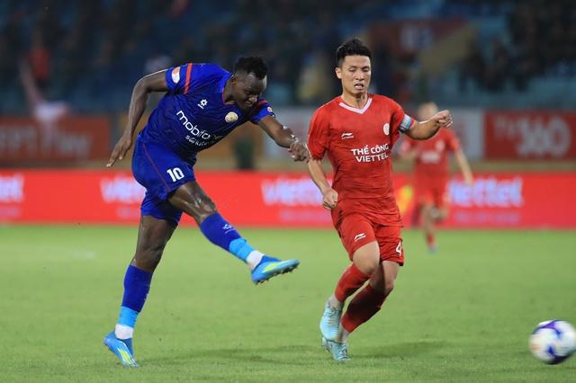 Bản lĩnh trước vực thẳm: PVF-CAND cầm chân Thể Công Viettel trong trận cầu kịch tính- Ảnh 2. Bản lĩnh trước vực thẳm: PVF-CAND cầm chân Thể Công Viettel trong trận cầu kịch tính- Ảnh 2.