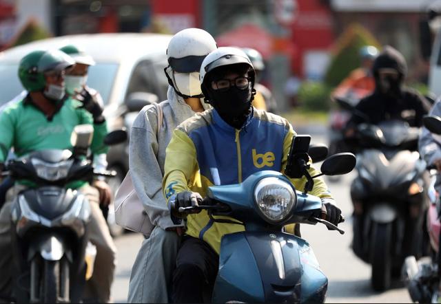 TP.HCM nắng nóng kéo dài cả tháng, mùa mưa đến muộn- Ảnh 1.