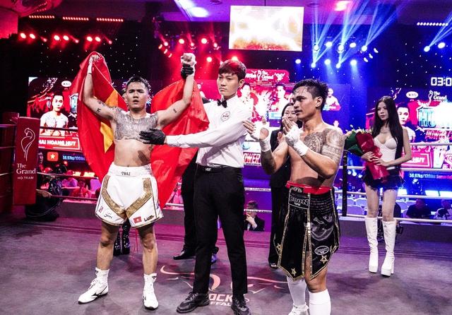 Võ sĩ Việt Nam móc trái cực hiểm, thắng knock-out tay đấm Thái Lan - Ảnh 2.