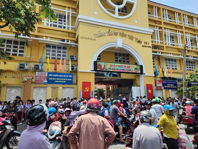 Ngộ độc thực phẩm ở Trường Đặng Thùy Trâm, TP.HCM: Sở An toàn thực phẩm kết luận - Ảnh 2.