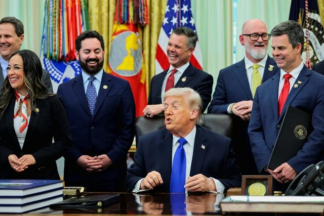 Ông Trump nói 'để tính sau' khi được hỏi nếu Iran vô địch World Cup thì sao- Ảnh 2. Ông Trump nói 'để tính sau' khi được hỏi nếu Iran vô địch World Cup thì sao- Ảnh 2.