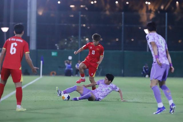 U.17 Việt Nam đánh bại U.17 UAE không phải nhiệm vụ bất khả thi, vì…
- Ảnh 2. U.17 Việt Nam đánh bại U.17 UAE không phải nhiệm vụ bất khả thi, vì…
- Ảnh 2.