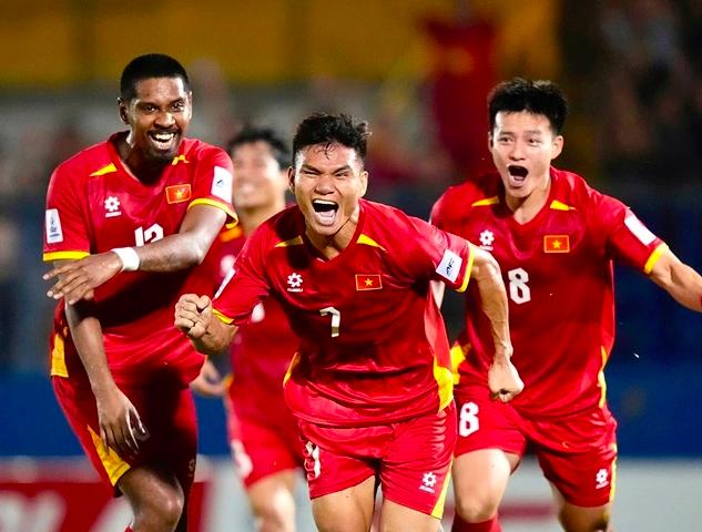 Trùng hợp kỳ lạ: Đội tuyển Việt Nam và U.17 Việt Nam có đối thủ giống hệt nhau ở châu Á
- Ảnh 2. Trùng hợp kỳ lạ: Đội tuyển Việt Nam và U.17 Việt Nam có đối thủ giống hệt nhau ở châu Á
- Ảnh 2.