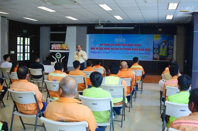 VWS tăng cường kiến thức phòng bệnh mùa nắng nóng cho người lao động- Ảnh 1. VWS tăng cường kiến thức phòng bệnh mùa nắng nóng cho người lao động- Ảnh 1.
