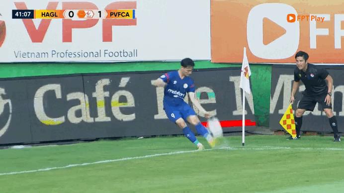Trung Kiên ‘bất ngờ’ vắng mặt, HAGL dùng 2 nhân sự chưa đá trận nào mùa này: Thua PVF-CAND là phải! - Ảnh 2. Trung Kiên ‘bất ngờ’ vắng mặt, HAGL dùng 2 nhân sự chưa đá trận nào mùa này: Thua PVF-CAND là phải! - Ảnh 2.