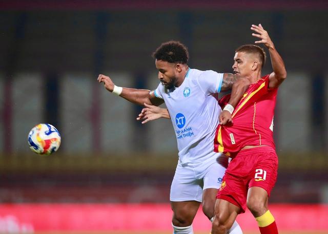 Xuân Son mờ nhạt, Văn Vĩ lập công nhưng Nam Định vẫn thua Selangor: Còn hy vọng bán kết lượt về- Ảnh 1. Xuân Son mờ nhạt, Văn Vĩ lập công nhưng Nam Định vẫn thua Selangor: Còn hy vọng bán kết lượt về- Ảnh 1.