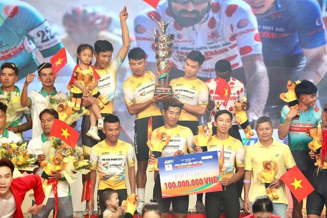Xe đạp TP.HCM đoạt cú ăn ba ngoạn mục ở Cúp truyền hình TP.HCM 2026- Ảnh 4. Xe đạp TP.HCM đoạt cú ăn ba ngoạn mục ở Cúp truyền hình TP.HCM 2026- Ảnh 4.