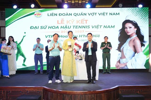 Liên đoàn Quần vợt Việt Nam kiện toàn bộ máy: BLV Vũ Quang Huy làm 'phó tướng'- Ảnh 2. Liên đoàn Quần vợt Việt Nam kiện toàn bộ máy: BLV Vũ Quang Huy làm 'phó tướng'- Ảnh 2.