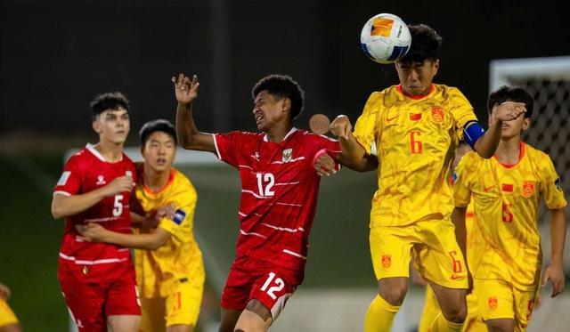 U.17 Indonesia trả giá đắt vì phung phí cơ hội, thua choáng váng Qatar: Chưa thể vào tứ kết- Ảnh 1. U.17 Indonesia trả giá đắt vì phung phí cơ hội, thua choáng váng Qatar: Chưa thể vào tứ kết- Ảnh 1.