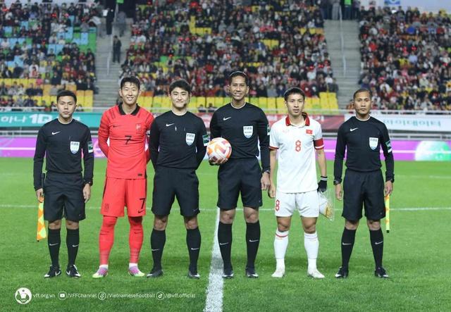 Báo Hàn Quốc háo hức khi đấu đội tuyển Việt Nam và HLV Kim Sang-sik tại Asian Cup- Ảnh 1. Báo Hàn Quốc háo hức khi đấu đội tuyển Việt Nam và HLV Kim Sang-sik tại Asian Cup- Ảnh 1.