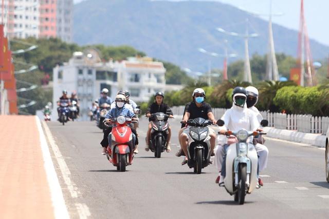 Khánh Hòa tiếp tục nắng nóng, cảnh báo nguy cơ cháy rừng và đột quỵ- Ảnh 2. Khánh Hòa tiếp tục nắng nóng, cảnh báo nguy cơ cháy rừng và đột quỵ- Ảnh 2.