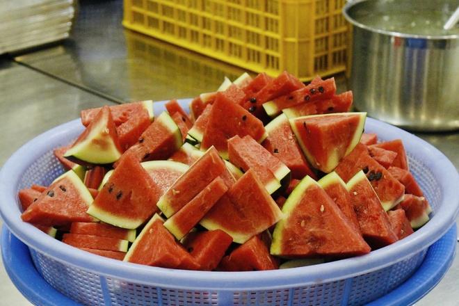Quán cơm miễn phí gần bệnh viện và lời chúc lạ: ‘Mong không gặp lại’- Ảnh 5. Quán cơm miễn phí gần bệnh viện và lời chúc lạ: ‘Mong không gặp lại’- Ảnh 5.