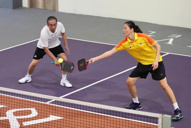 Cựu sao bóng chuyền Ngọc Hoa, Kim Huệ bùng cháy tại giải pickleball Bình Điền Open 2026- Ảnh 1. Cựu sao bóng chuyền Ngọc Hoa, Kim Huệ bùng cháy tại giải pickleball Bình Điền Open 2026- Ảnh 1.