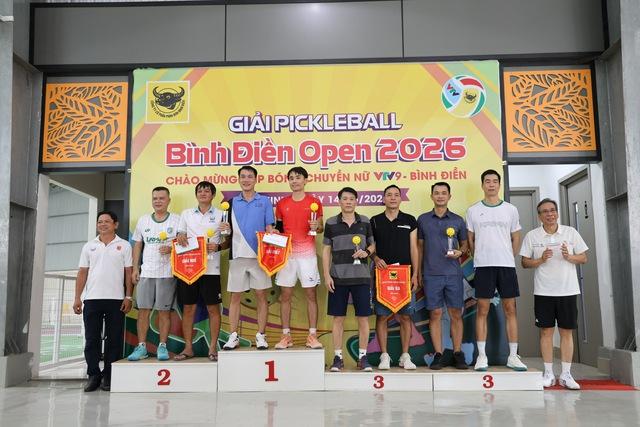 Cựu sao bóng chuyền Ngọc Hoa, Kim Huệ bùng cháy tại giải pickleball Bình Điền Open 2026- Ảnh 4. Cựu sao bóng chuyền Ngọc Hoa, Kim Huệ bùng cháy tại giải pickleball Bình Điền Open 2026- Ảnh 4.