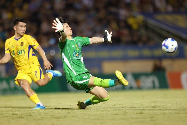 Bảng xếp hạng V-League mới nhất: Ninh Bình FC không bỏ cuộc, HAGL bất ngờ thoát ghế nóng- Ảnh 3.