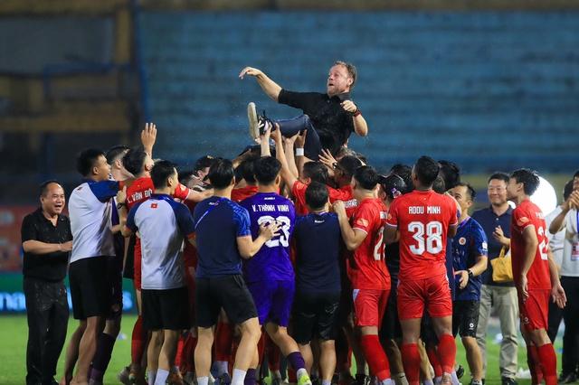 CLB CAHN lên ngôi thuyết phục: Sự định hình mới của bản đồ V-League- Ảnh 2.