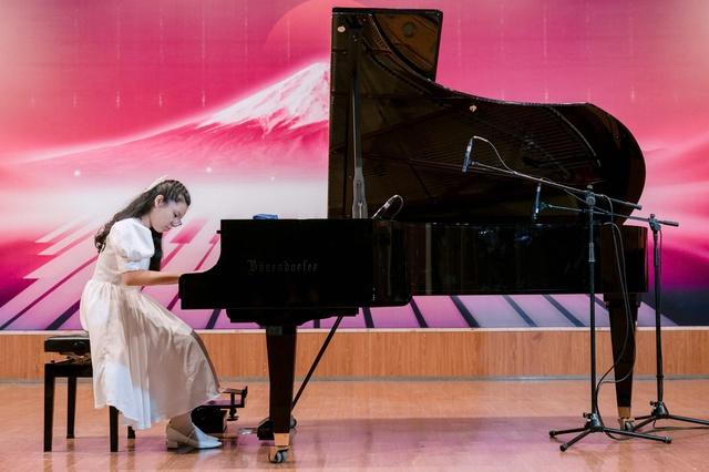 Nữ sinh lớp 7 giành vé dự vòng chung kết Piano quốc tế Piara 2026 - Ảnh 1.
