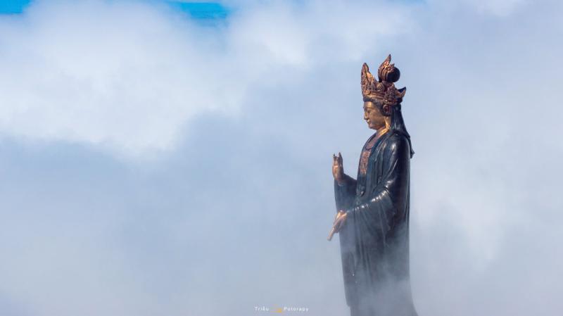 Hào quang kỳ ảo bao quanh tượng Phật núi Bà Đen như phép màu, hiện tượng gì? - Ảnh 7.