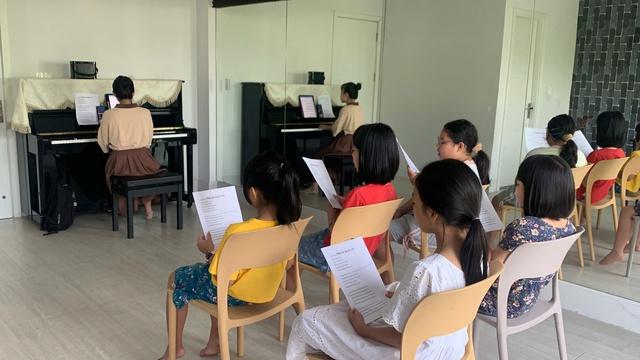 Những địa chỉ dành cho phụ huynh muốn đưa con học nhạc cụ dịp hè ở TP.HCM - Ảnh 2.