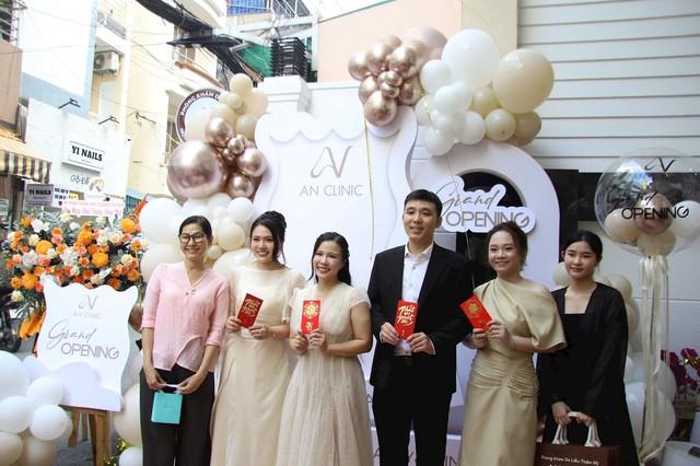 Khai trương Phòng khám Da liễu thẩm mỹ AN CLINIC: Nơi kiến tạo làn da không tuổi- Ảnh 3. Khai trương Phòng khám Da liễu thẩm mỹ AN CLINIC: Nơi kiến tạo làn da không tuổi- Ảnh 3.