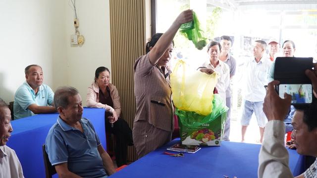 Cá chết hàng loạt: Người dân chưa chấp nhận mức hỗ trợ sau đối thoại đầu tiên   - Ảnh 1.
