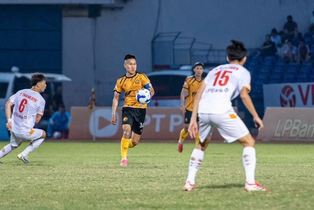 Doãn Ngọc Tân bùi ngùi chia tay CLB Thanh Hóa: ‘Mùa sau, tôi không còn ở đây với anh em nữa’- Ảnh 1. Doãn Ngọc Tân bùi ngùi chia tay CLB Thanh Hóa: ‘Mùa sau, tôi không còn ở đây với anh em nữa’- Ảnh 1.