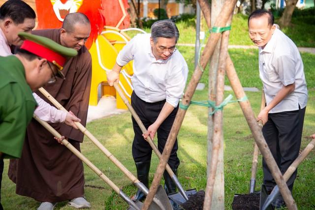 Nhiều phường ở TP.HCM hưởng ứng ngày hội môi trường - Ảnh 1.