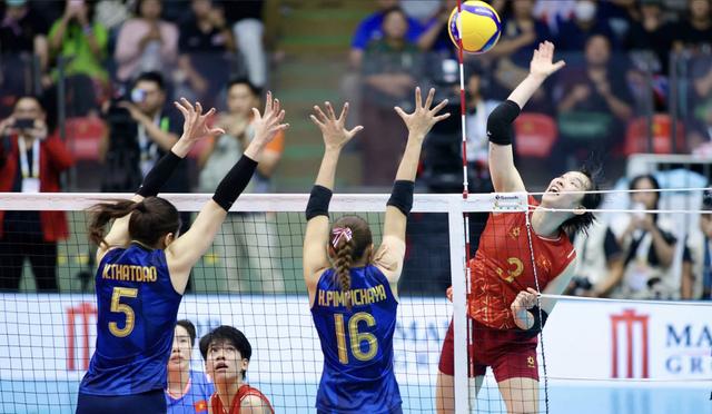Thua ngược đáng tiếc trước Kazakhstan, bóng chuyền nữ Việt Nam nguy cơ bị truất ngôi- Ảnh 1. Thua ngược đáng tiếc trước Kazakhstan, bóng chuyền nữ Việt Nam nguy cơ bị truất ngôi- Ảnh 1.
