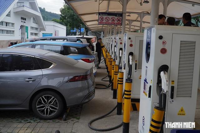'Nóng' cuộc đua phủ hạ tầng trạm sạc xe điện toàn cầu- Ảnh 1.