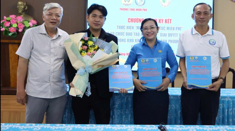 TP.HCM nghĩa tình: Người dân bất ngờ nhận ‘gấp đôi’ niềm vui- Ảnh 7.