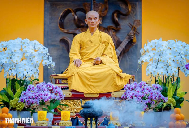 Tưởng niệm 63 năm Bồ tát Thích Quảng Đức tại tháp tôn trí xá lợi trái tim - Ảnh 16.
