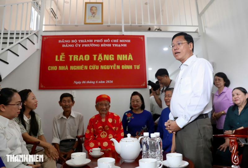 TP.HCM trao tặng nhà mới cho nhà nghiên cứu Nguyễn Đình Tư ở tuổi 106- Ảnh 3.