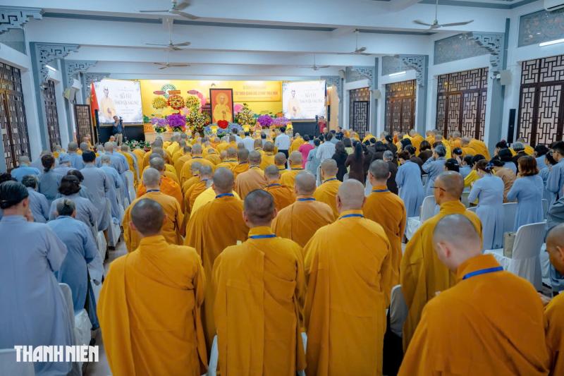 Trang nghiêm lễ tưởng niệm 63 năm Bồ tát Thích Quảng Đức vị pháp thiêu thân tại TP.HCM - Ảnh 4.