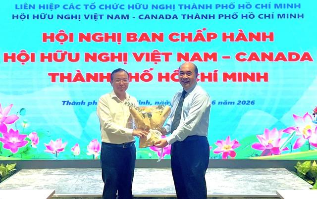 TP.HCM bầu 5 chủ tịch hội hữu nghị - Ảnh 2.