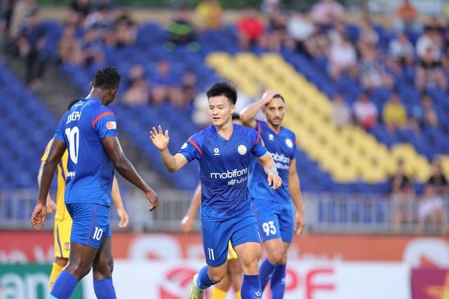 PVF-CAND bất ngờ đánh bại SLNA, đấu play-off giành vé trụ lại V-League- Ảnh 2. PVF-CAND bất ngờ đánh bại SLNA, đấu play-off giành vé trụ lại V-League- Ảnh 2.