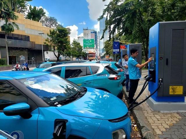 'Nóng' cuộc đua phủ hạ tầng trạm sạc xe điện toàn cầu- Ảnh 2.