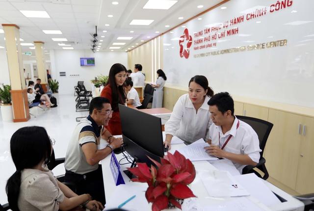 TP.HCM đề xuất mô hình công sở thông minh, chuyển từ 'chấm công' sang 'chấm kết quả' - Ảnh 2.