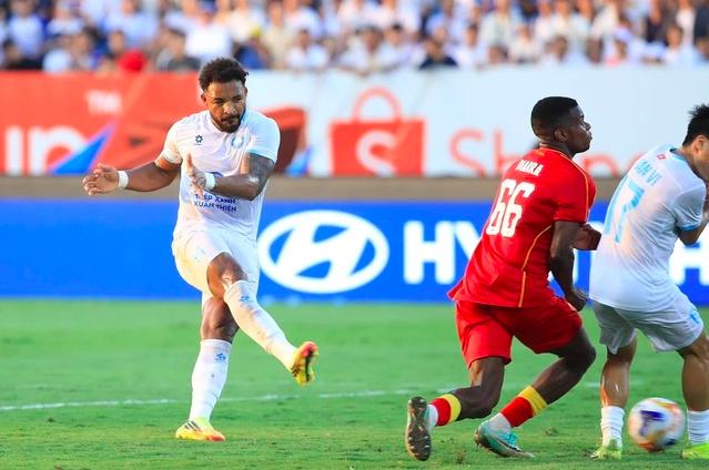 Xuân Son thể hiện chân giá trị ngay trước AFF Cup: Cả Đông Nam Á hãy đợi đấy!
- Ảnh 2. Xuân Son thể hiện chân giá trị ngay trước AFF Cup: Cả Đông Nam Á hãy đợi đấy!
- Ảnh 2.
