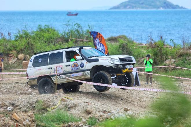 Đua xe địa hình tại Nha Trang, mãn nhãn cảnh xe bay bổng, lội nước tung tóe- Ảnh 7.