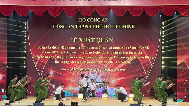 Công an TP.HCM quyết tâm đạt thành tích cao ở giải thể thao, văn nghệ lớn
- Ảnh 1. Công an TP.HCM quyết tâm đạt thành tích cao ở giải thể thao, văn nghệ lớn
- Ảnh 1.